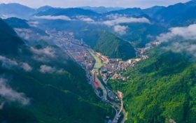 又到周末啦，快來體驗(yàn)別具特色的苗鄉(xiāng)風(fēng)情游~縮略圖