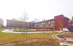 增加學(xué)位1.5萬(wàn)個(gè)！我市中心城區(qū)36所中小學(xué)幼兒園建成投用縮略圖