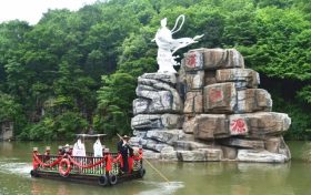 火爆出圈的福利來(lái)啦！漢江源景區(qū)年卡只需*元，無(wú)限暢游 →縮略圖