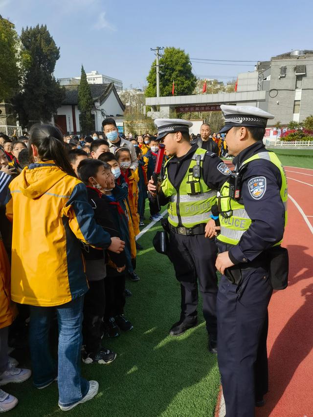 【全國中小學(xué)生安全教育日】漢中交警一大隊(duì)開講啦！插圖5