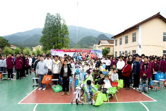 225094f1000d40e4ff23b58c4e86296e