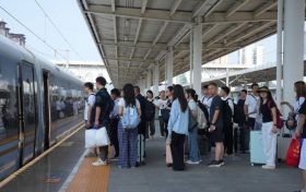 暑運(yùn)啟動(dòng)！漢中車務(wù)段增開多趟列車→縮略圖