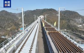 西十高鐵全線鋪軌貫通！縮略圖