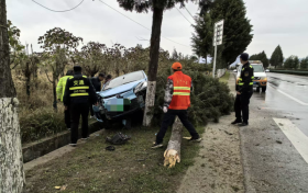 漢中一轎車失控駕乘受傷！危急時刻，多虧了他們……縮略圖